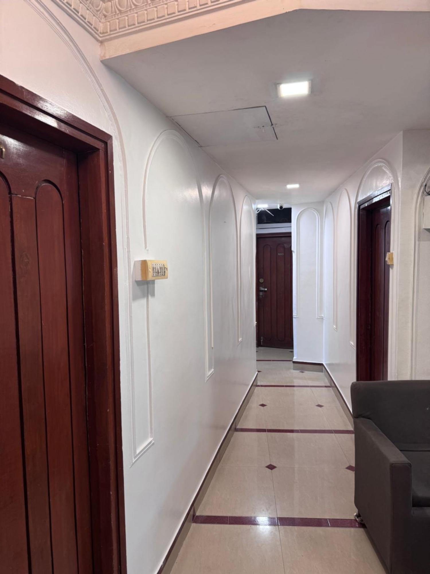 Hotel Tushar Пуна Экстерьер фото