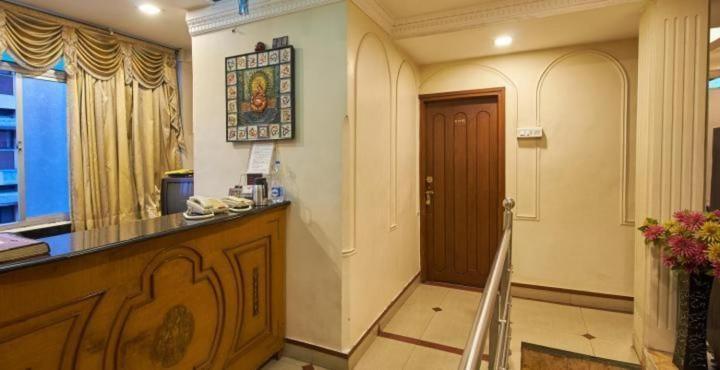 Hotel Tushar Пуна Экстерьер фото