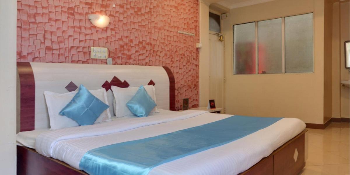 Hotel Tushar Пуна Экстерьер фото