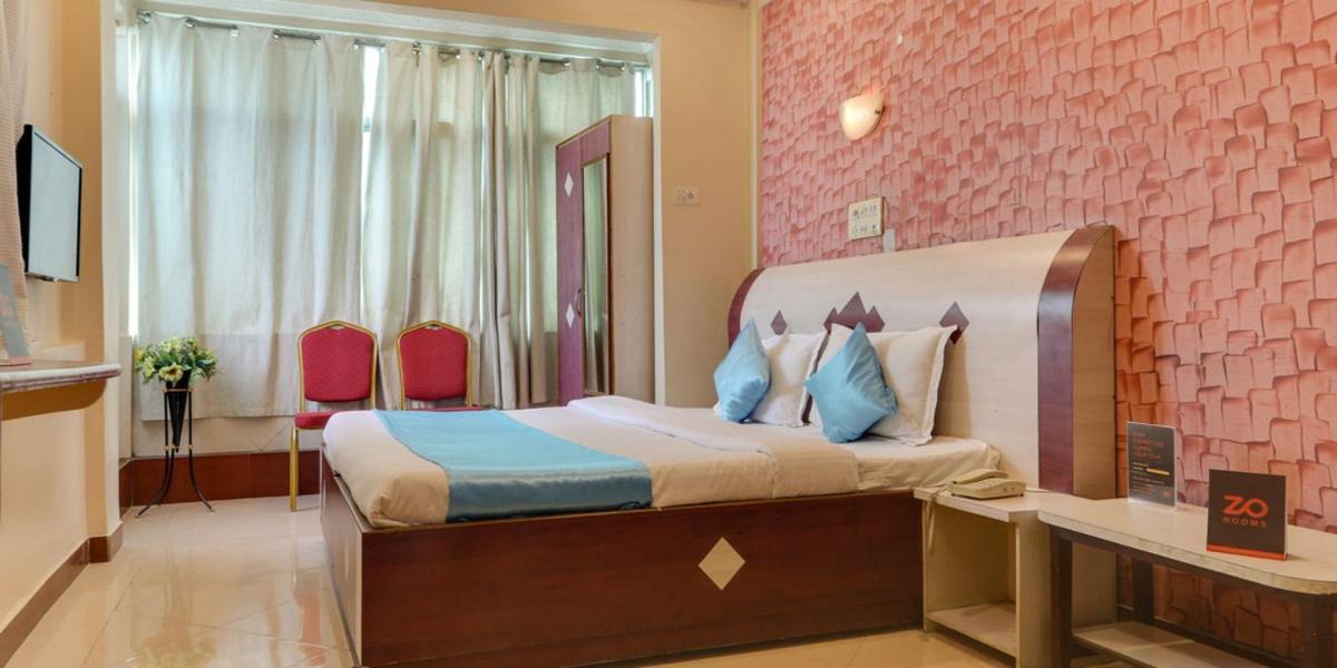 Hotel Tushar Пуна Экстерьер фото